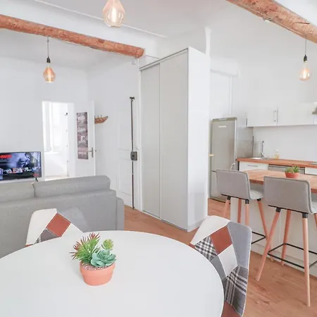 Apartment Stylish In The Old Town, With Ac. Antibes