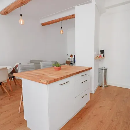Appartement Stylish In The Old Town, With Ac. *