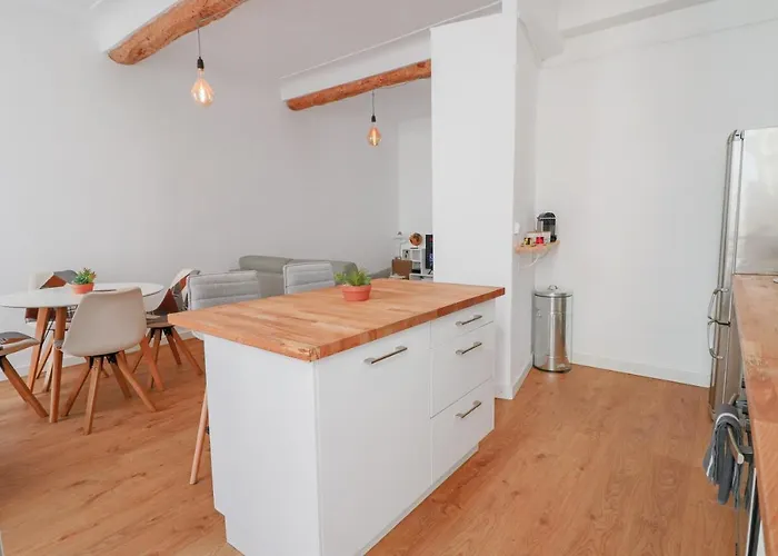 Apartment Stylish In The Old Town, With Ac. *